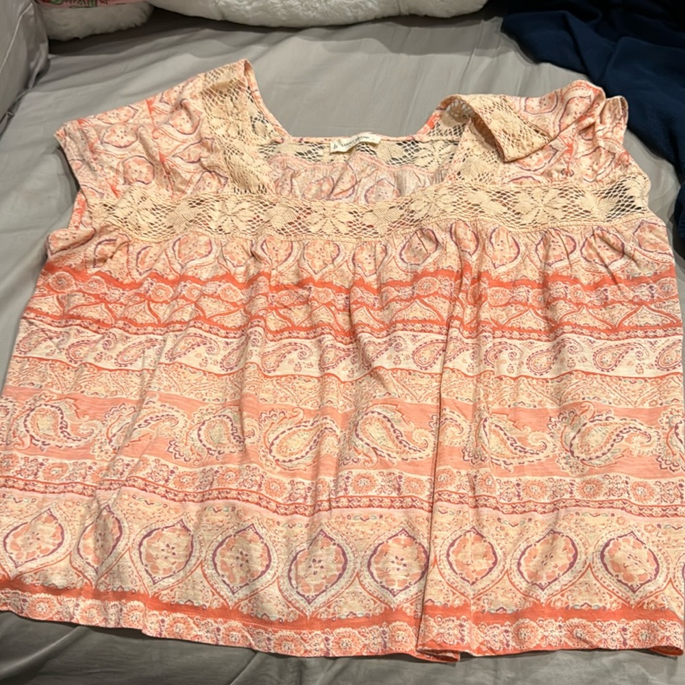 Lucky Brand Peach and Cream Short Sleeve Top